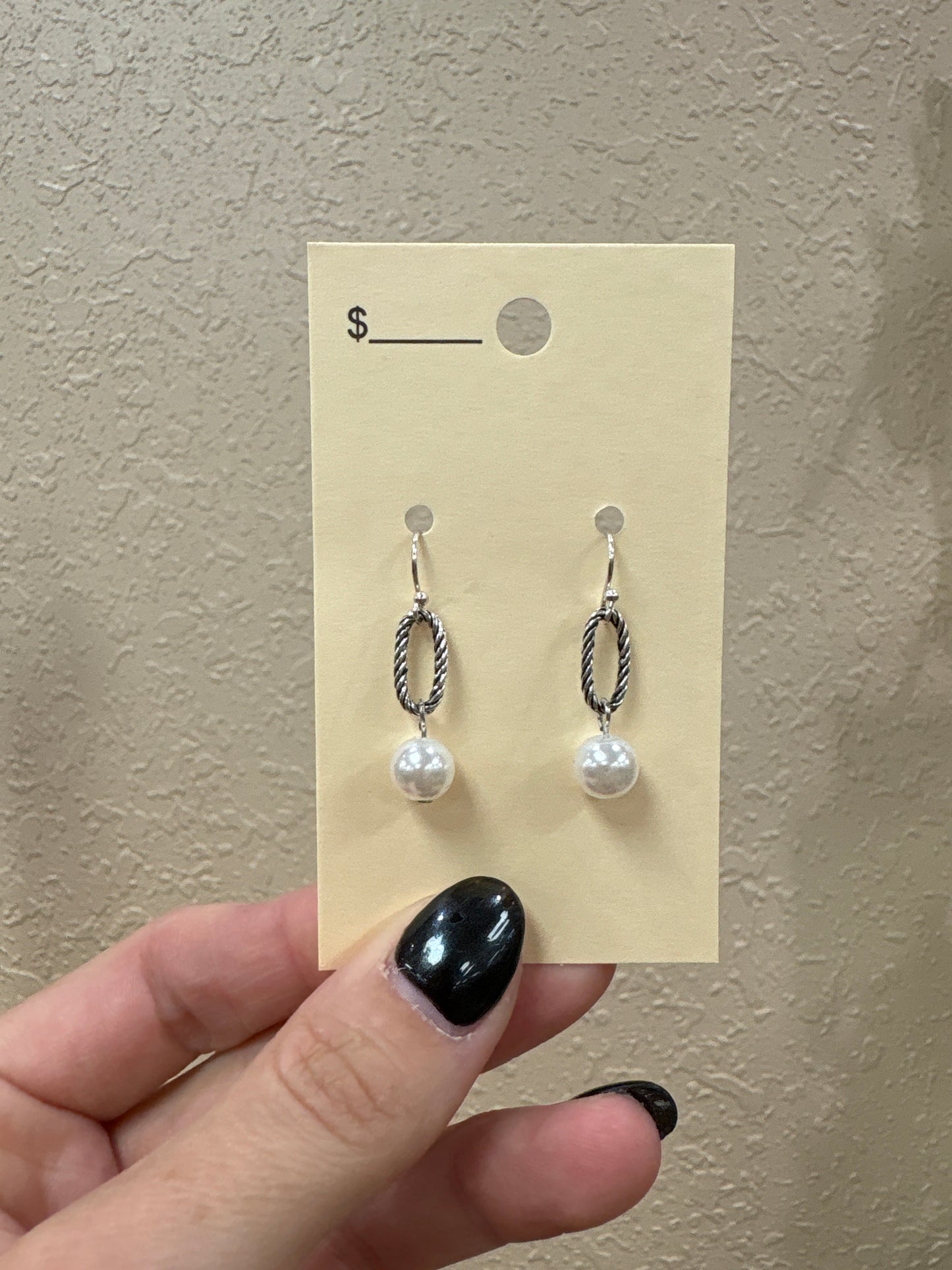 3354- Silver Chain Small Dangle Earrings w/ Pearl