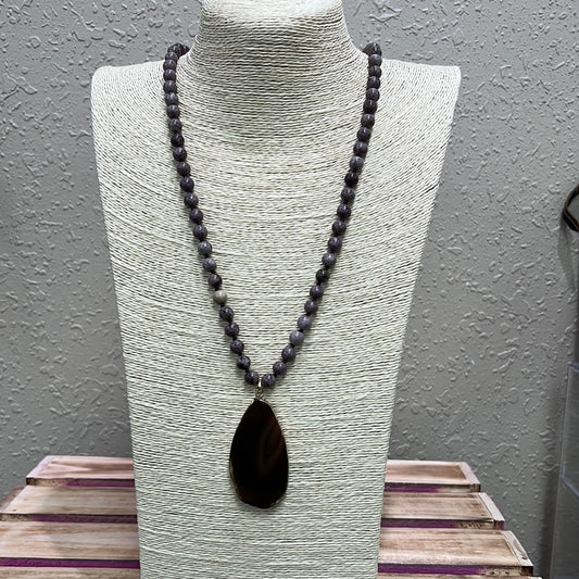 544- Plum Beaded Necklace w/ Pendant