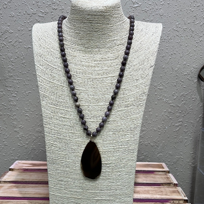 544- Plum Beaded Necklace w/ Pendant