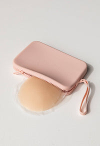 D CUP X1 Adhesive Stick-on Bra + x1 Silicone Travel Case: Dark Nude / D / Light Tint