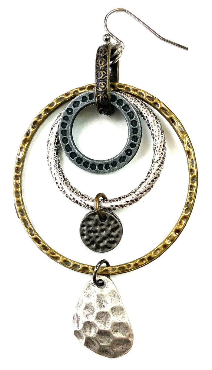 8566- Textured Stacked Rings & Dangles Earrings