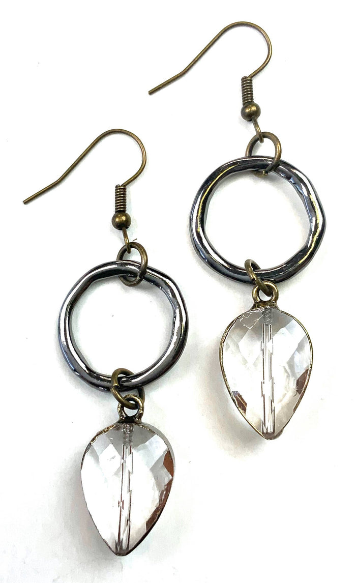 Ring w/Edged Glass Drop Earrings