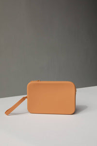 A CUP X1 Adhesive Stick-on Bra + x1 Silicone Travel Case: Dark Nude / A / Light Tint
