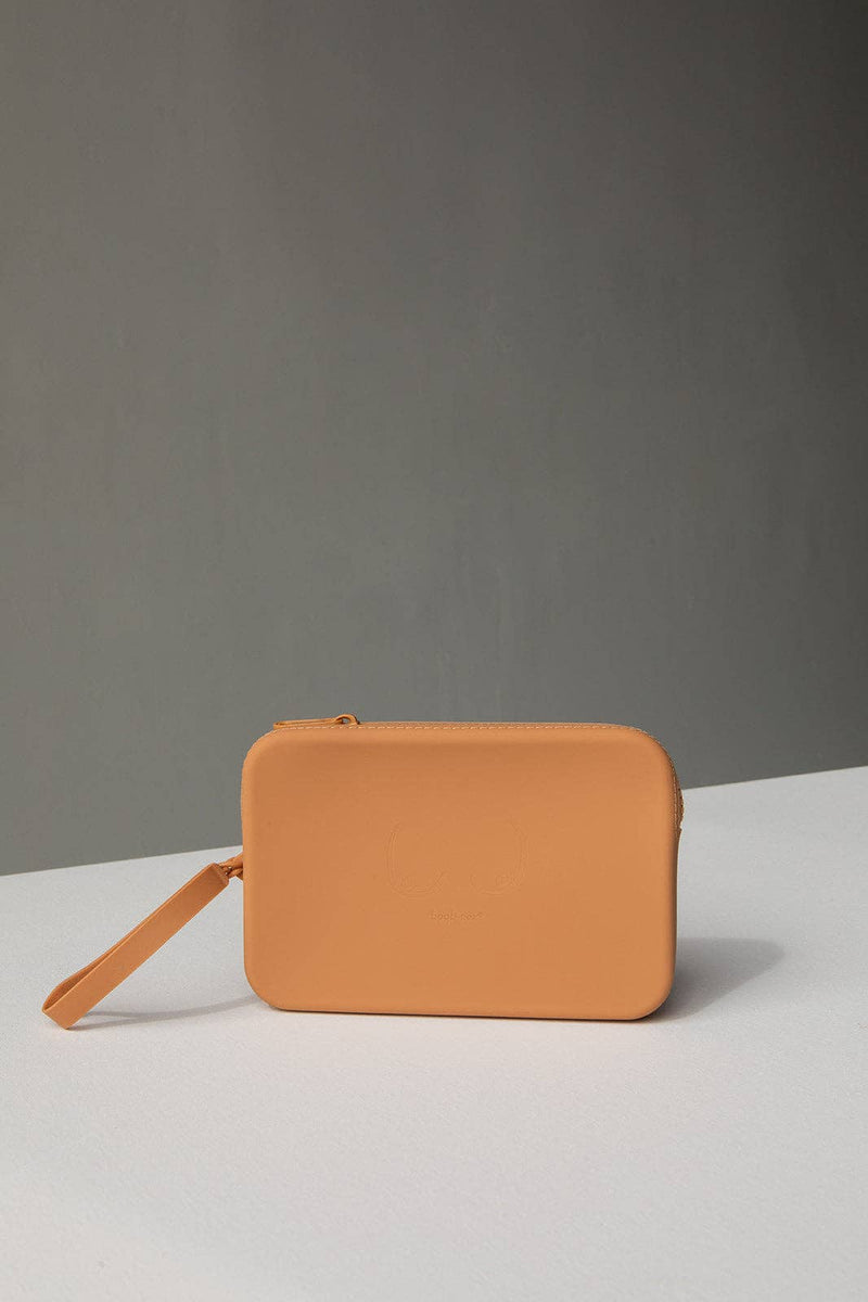 A CUP X1 Adhesive Stick-on Bra + x1 Silicone Travel Case: Dark Nude / A / Light Tint