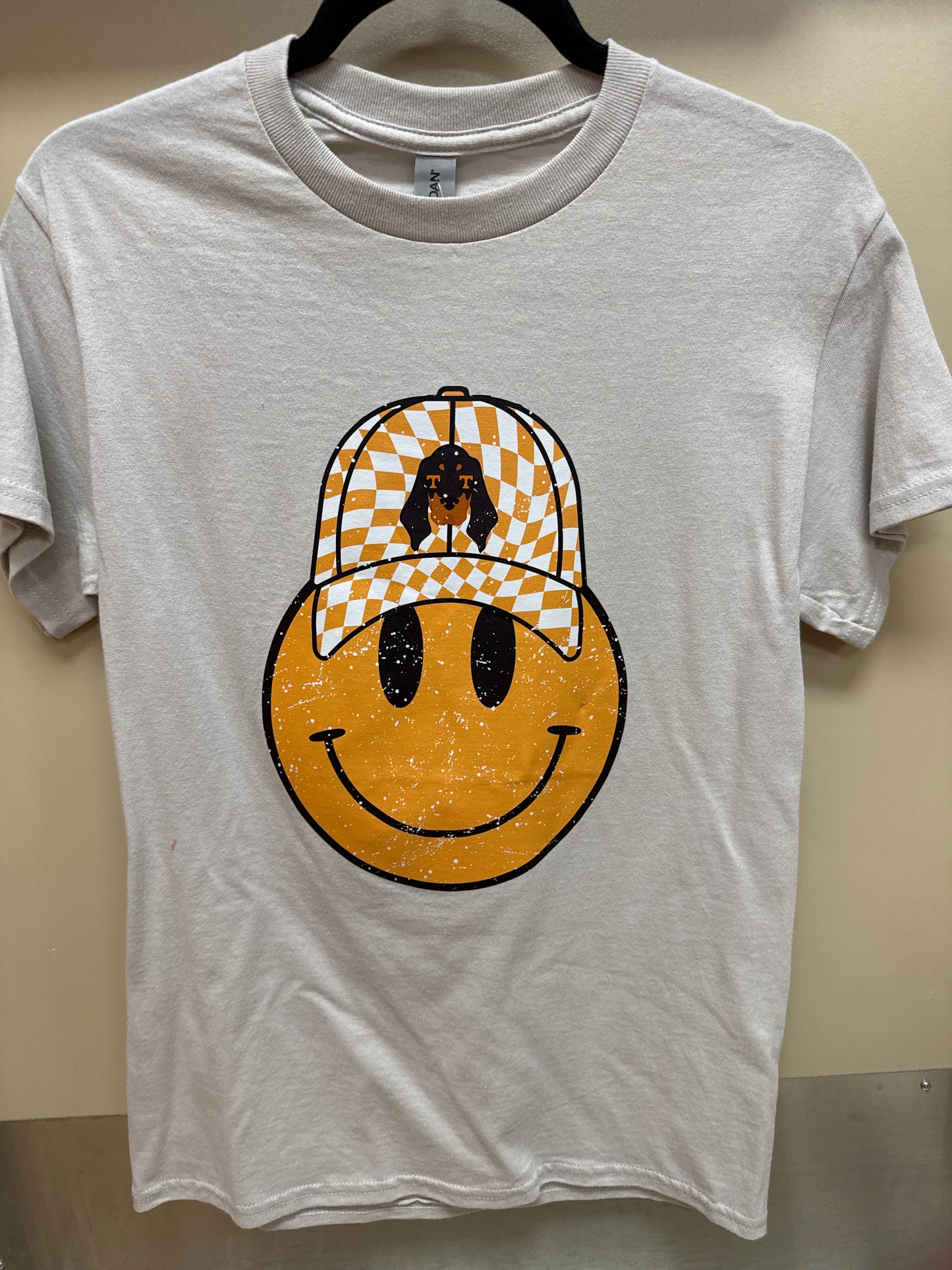 10046- Checkered Hat w/ Smokey & Smiley Graphic Tee *TN COLLECTION*