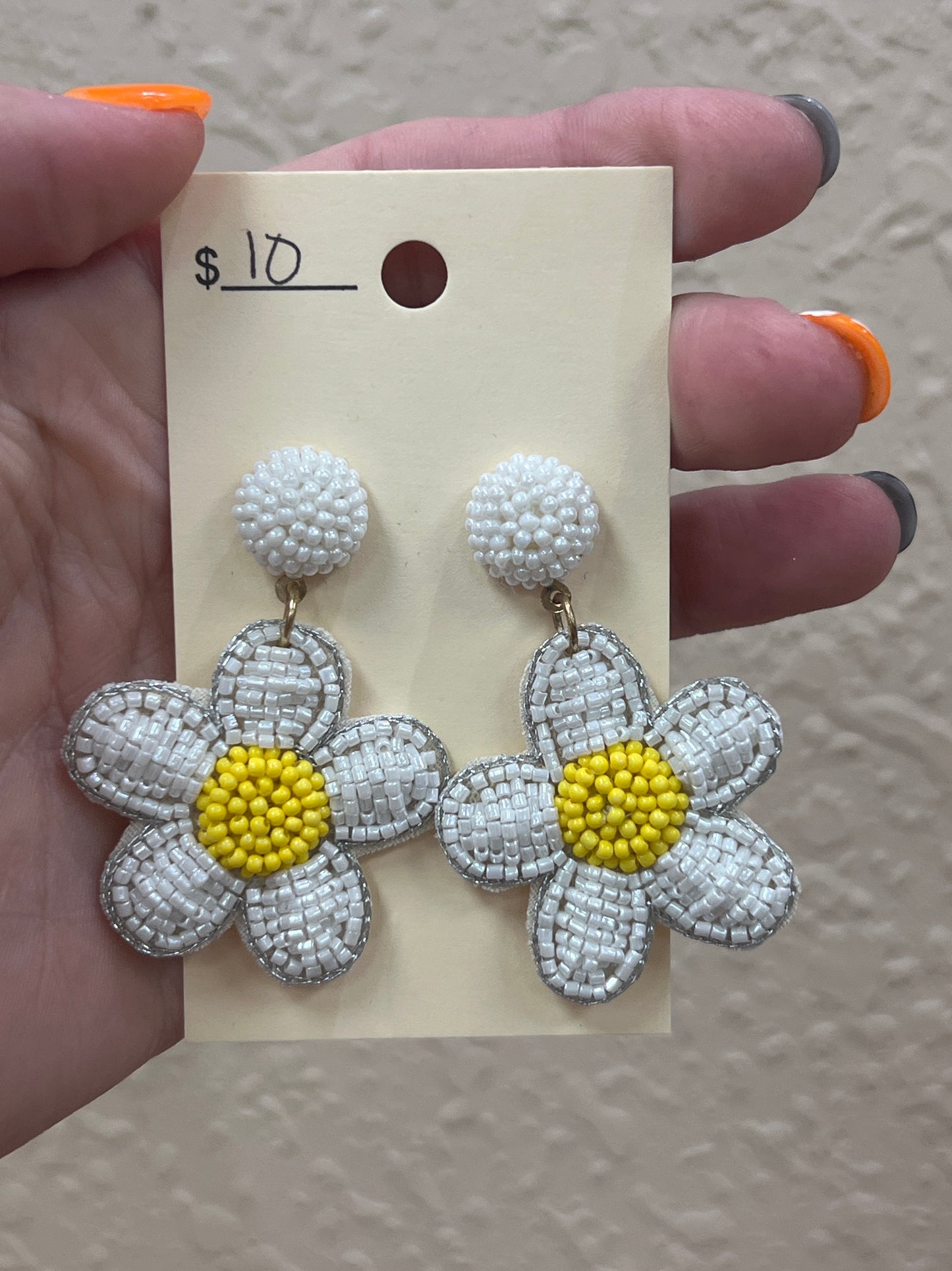 2985- White Beaded Flower Earrings