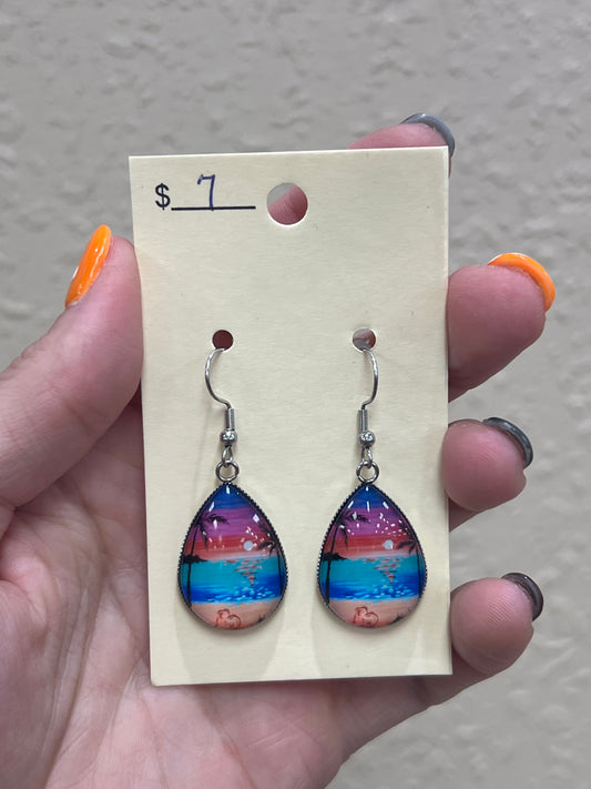 2872- Beach Small Teardrop Earrings