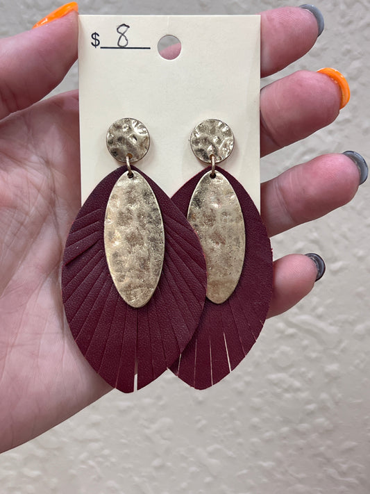 2995- Maroon W/ Gold Pendant Earrings