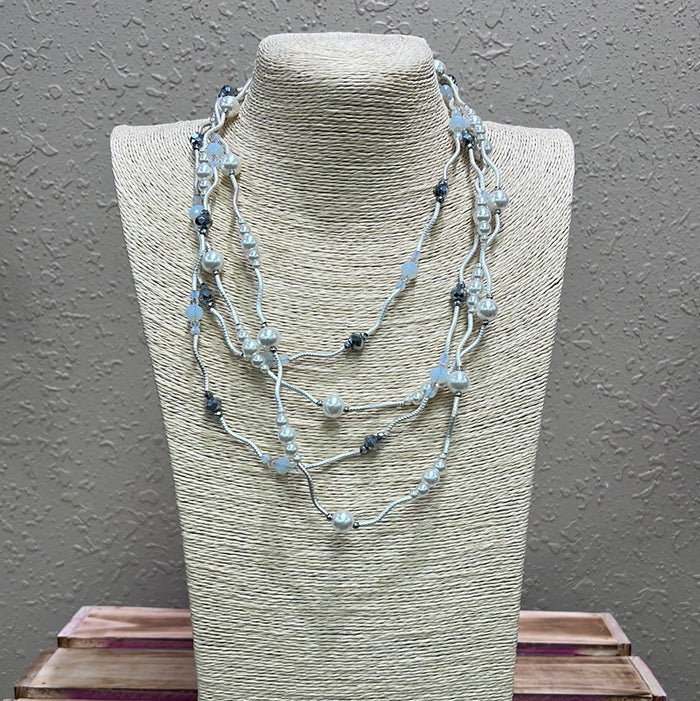 715- Pearl Layer Short Necklace