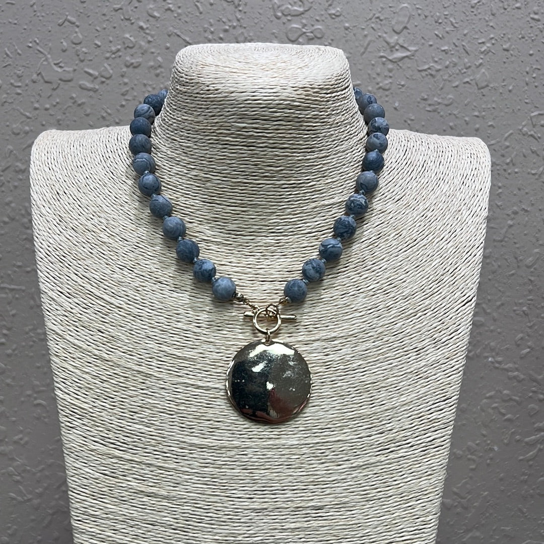 662- Gray Large Stone Necklace w/ Gold Pendant