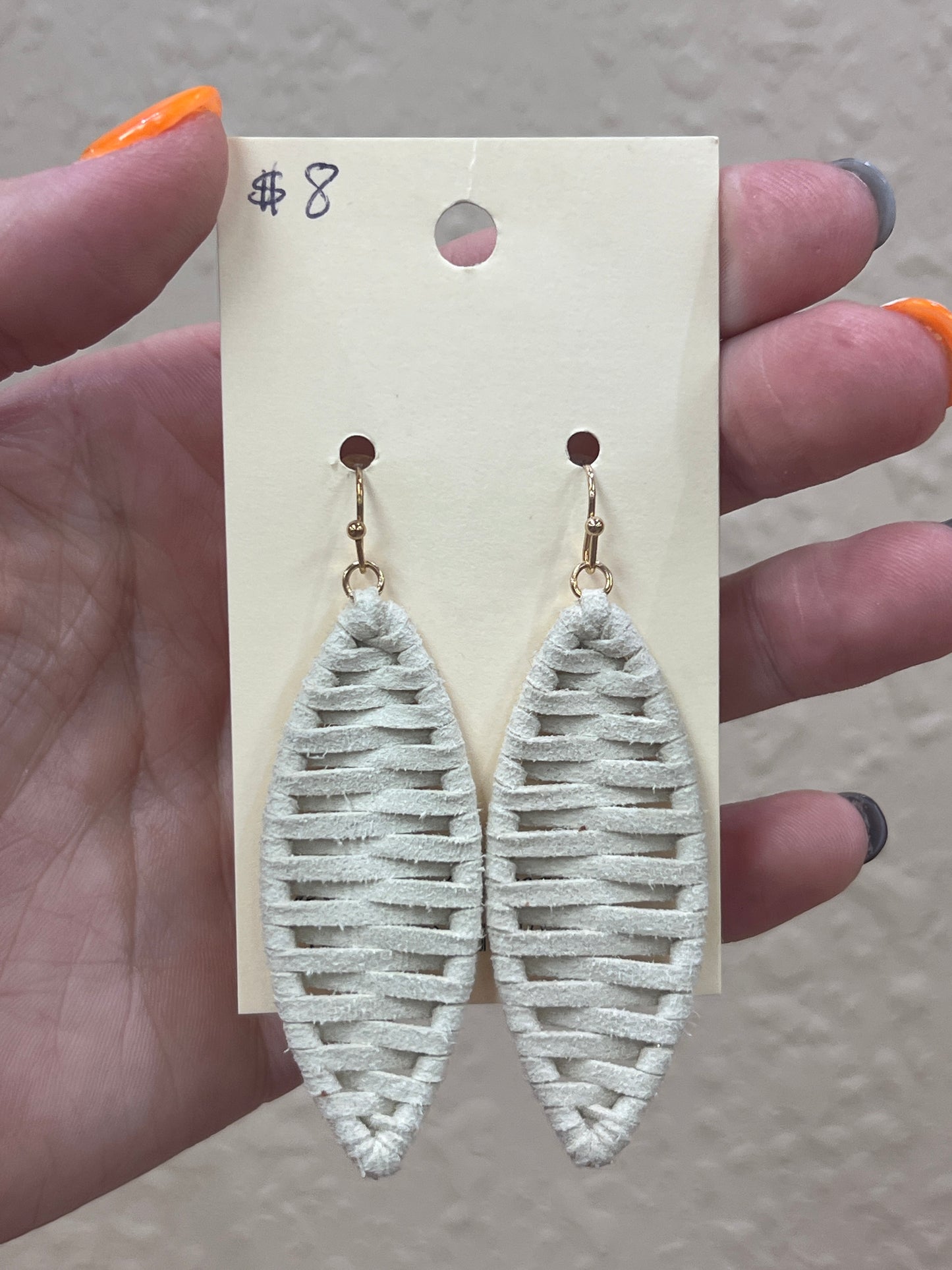 2987- Cream Oval Earrings