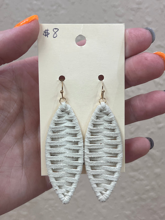 2987- Cream Oval Earrings