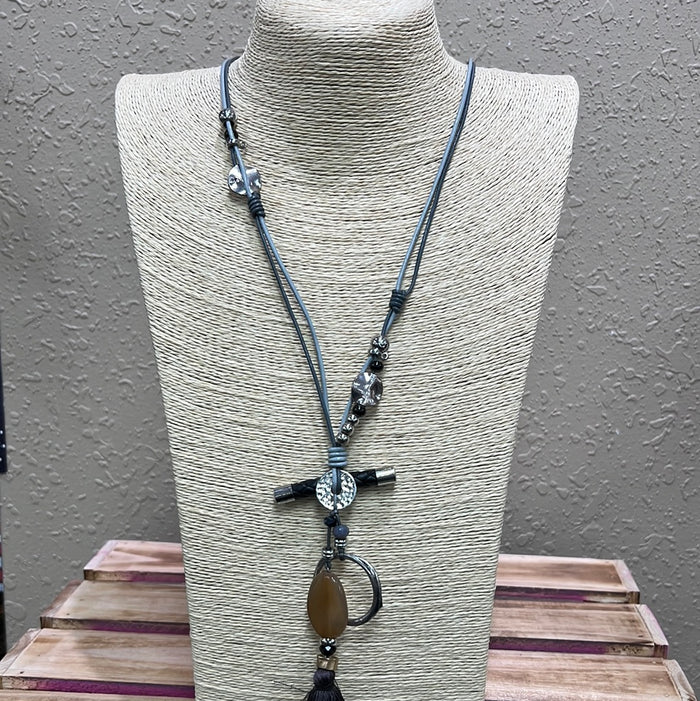 780- Gray Pendant Necklace w/ Detail