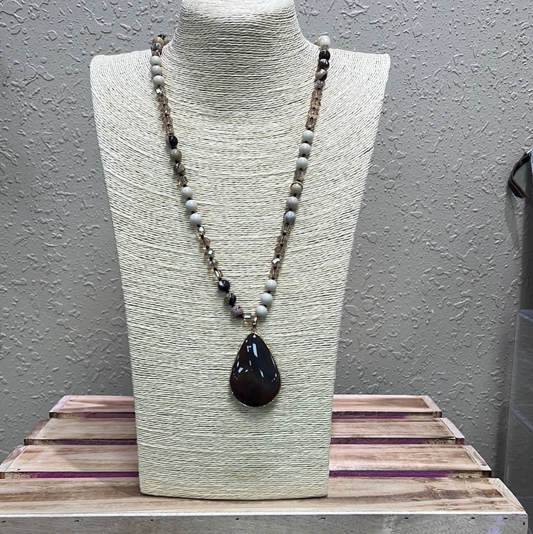 580- Neutral Stone Necklace w/ Pendant