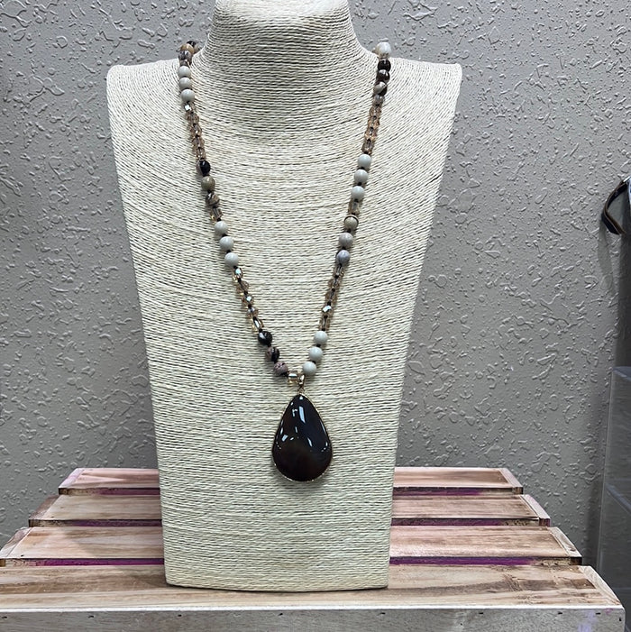 580- Neutral Stone Necklace w/ Pendant