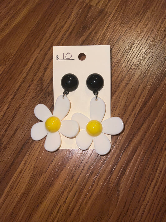 3176- Daisy Acrylic Earrings