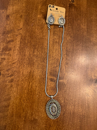 Silver Western Style Necklace/Matching Earrings