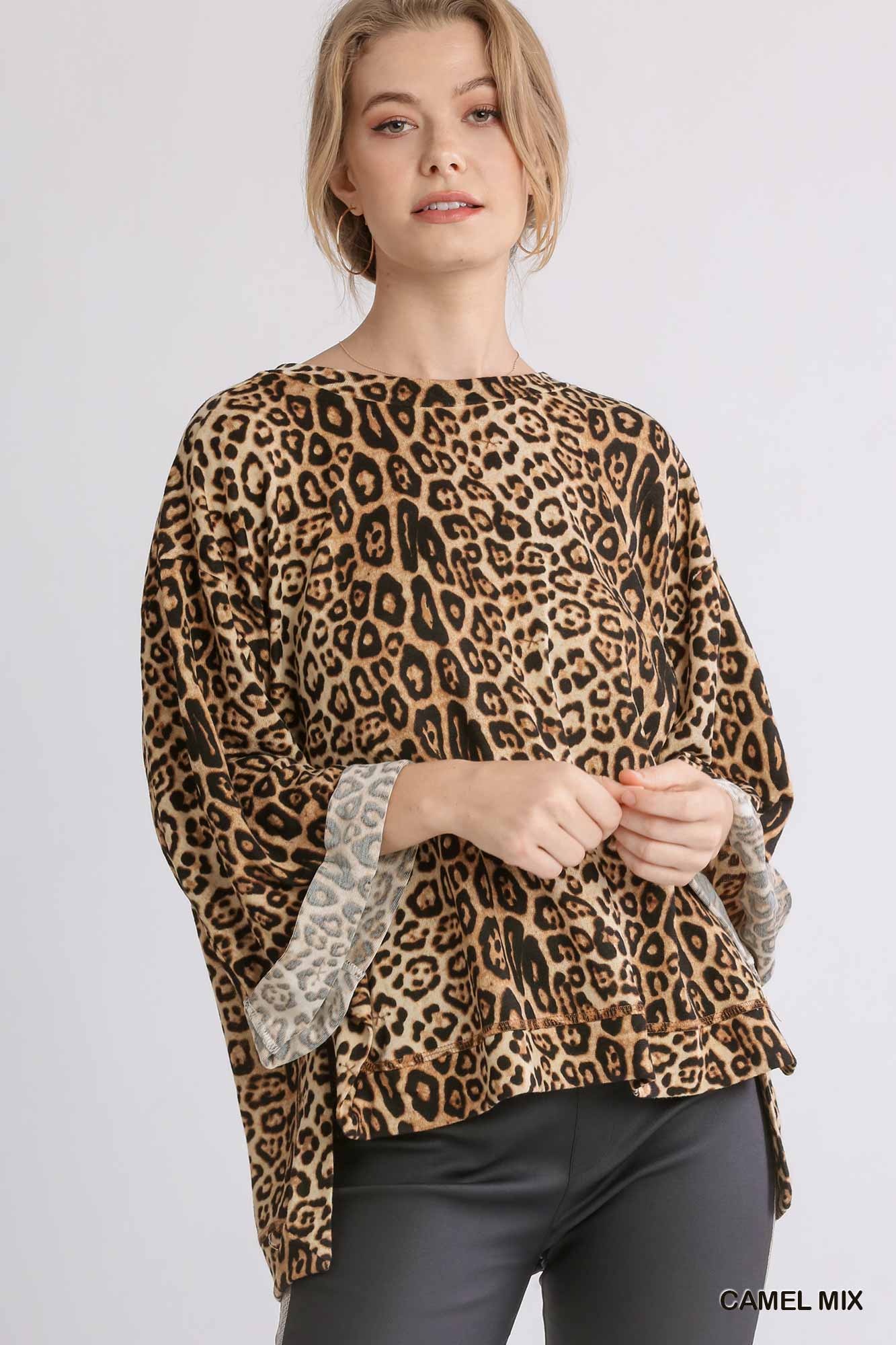 10231- Leopard Side Slit 3/4 Length Top [UMGEE]