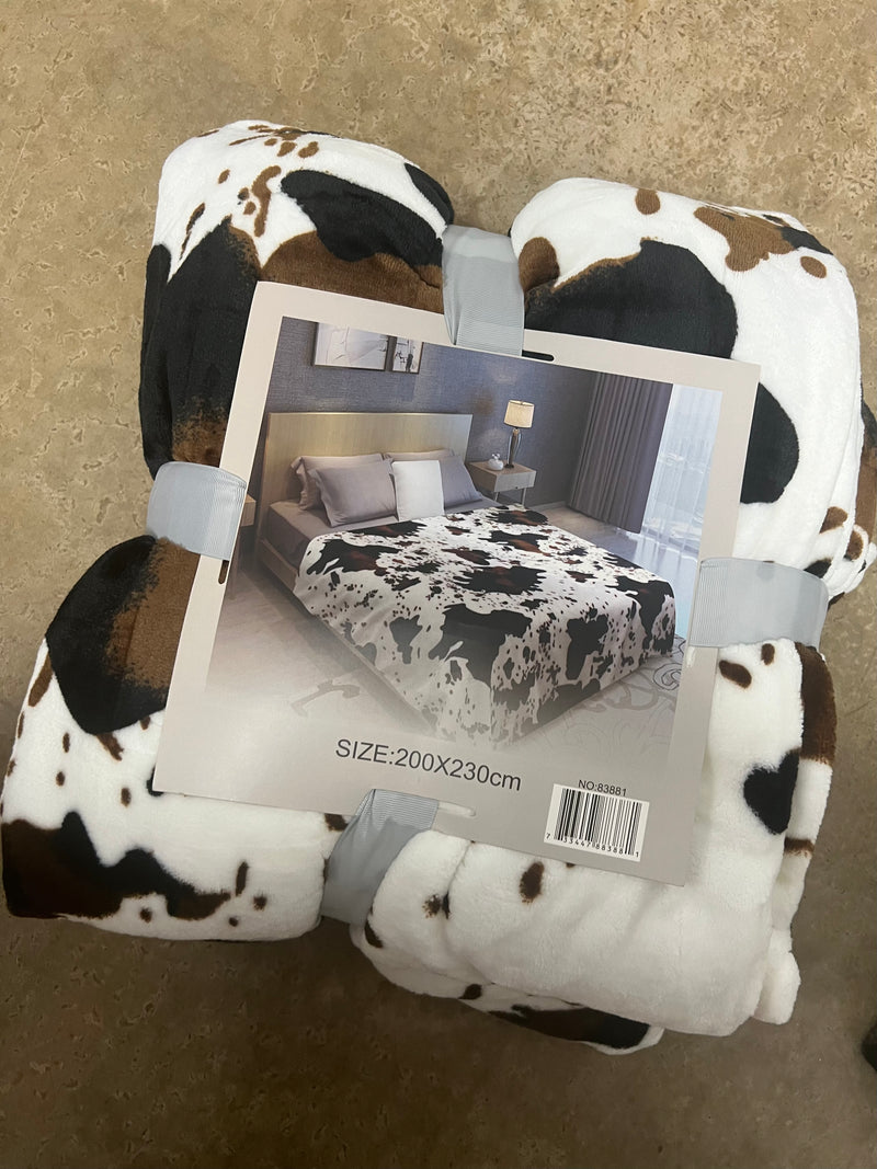 3396- Cow Print Blanket *QUEEN OR KING*