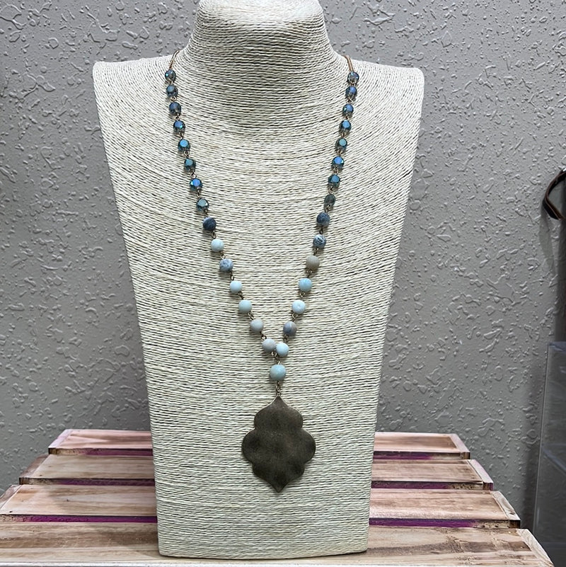 529- Stone Necklace w/ Gold Pendant