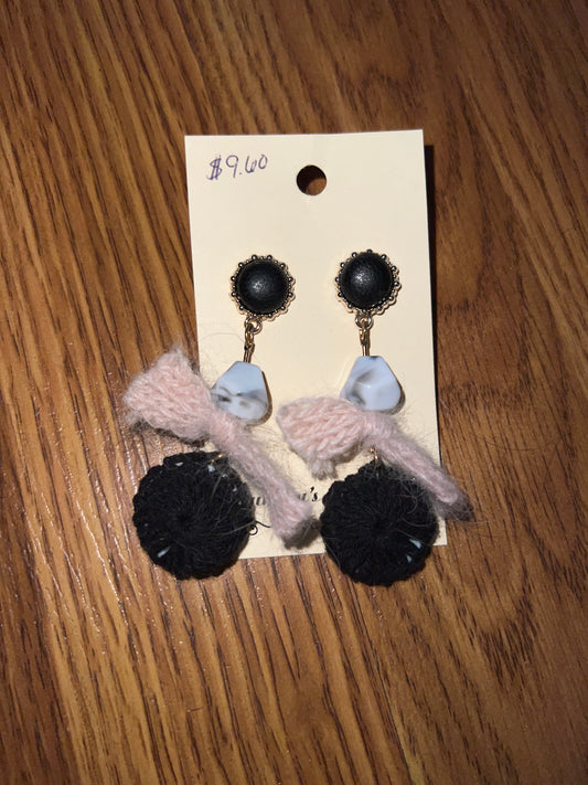 3073- Black Yarn Wrapped w/ Bow Earrings