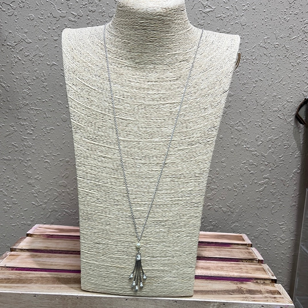 738- Silver Dangle Necklace