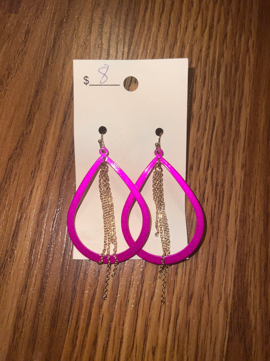 3148- Magenta Teardrop w/ Gold Dangle Earrings