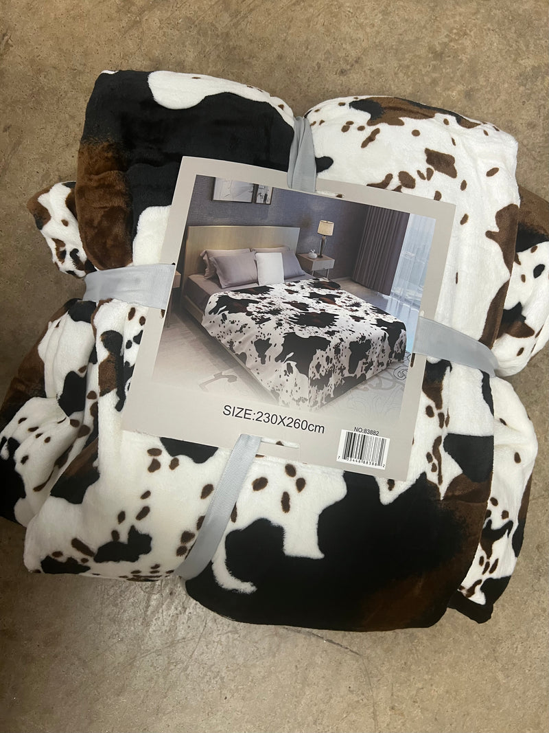 3396- Cow Print Blanket *QUEEN OR KING*