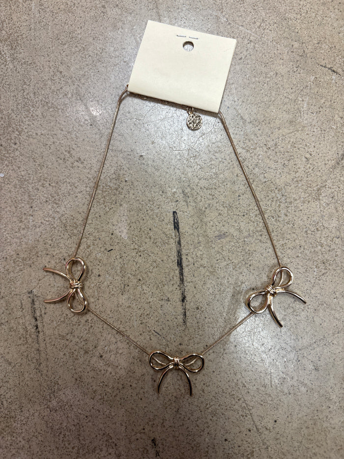 Good Bow Dainty Necklace