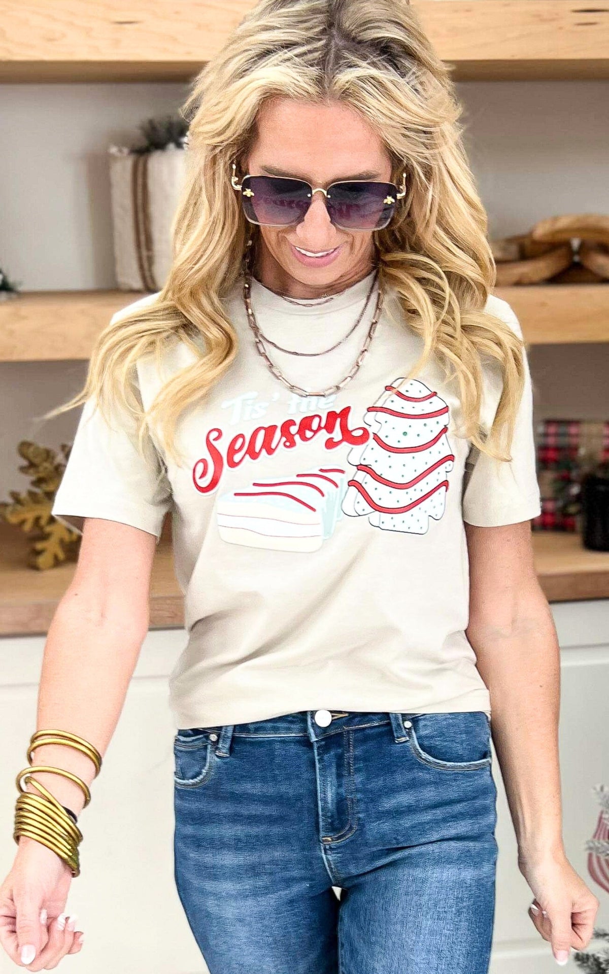 Tis the Season Graphic T-shirt**