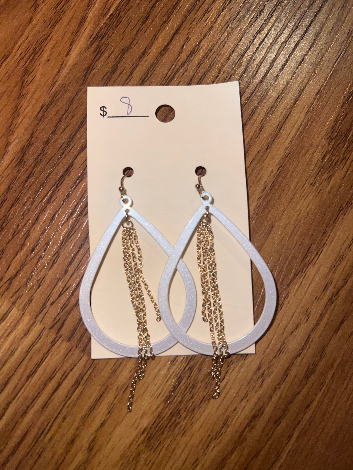 3156- White Teardrop W/ Gold Dangle Earrings