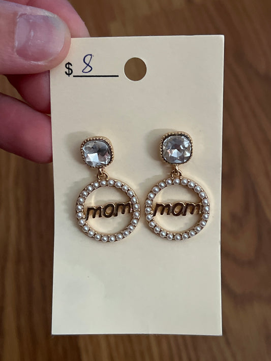 3056- Mom Pearl Beaded Earrings