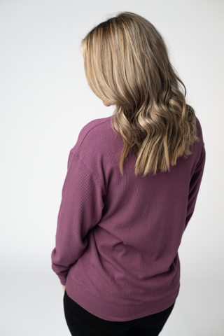 08.21 EN ROUTE Corrine Ribbed Pullover Top - Plum