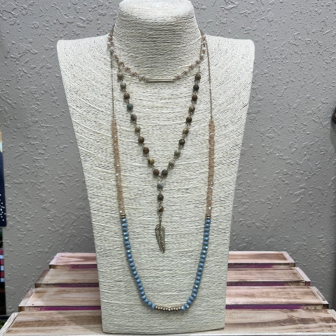 759- Blue & Crystal Layer Necklace w/ Feather