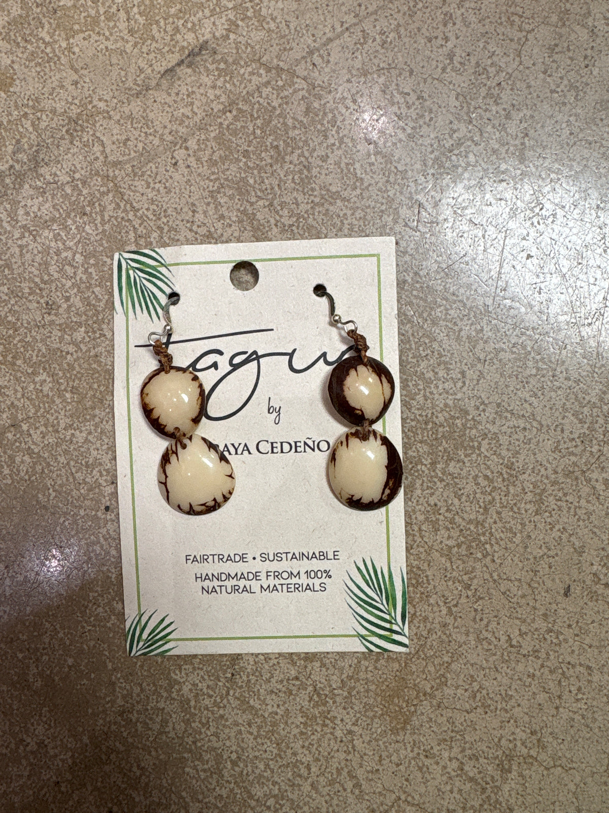 8467- Tauga Nut Cream Double Earrings