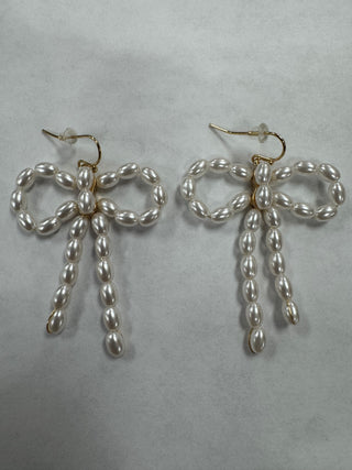 Pearl Bow Shaped Earrings