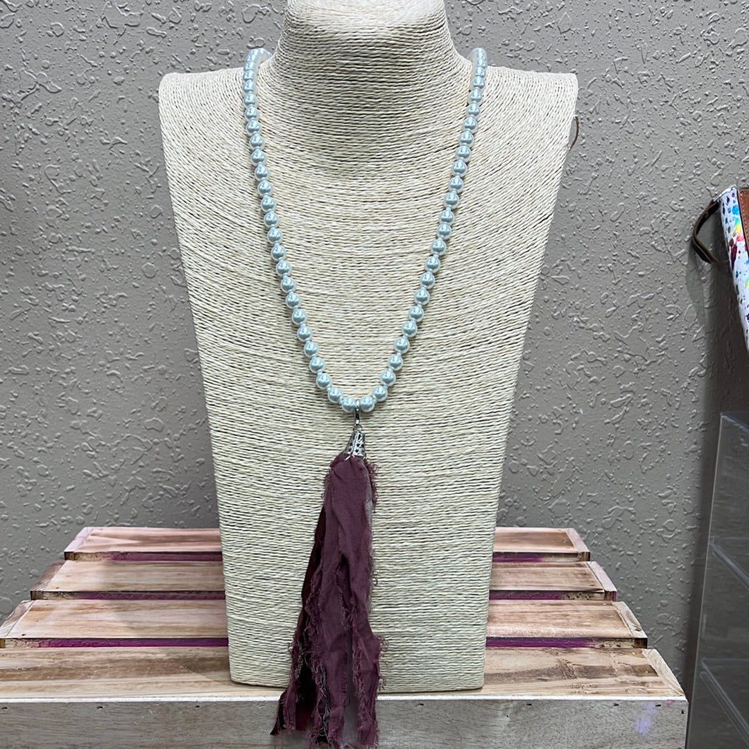 630- Mauve & Maroon Tassel Necklace w/ Pearls