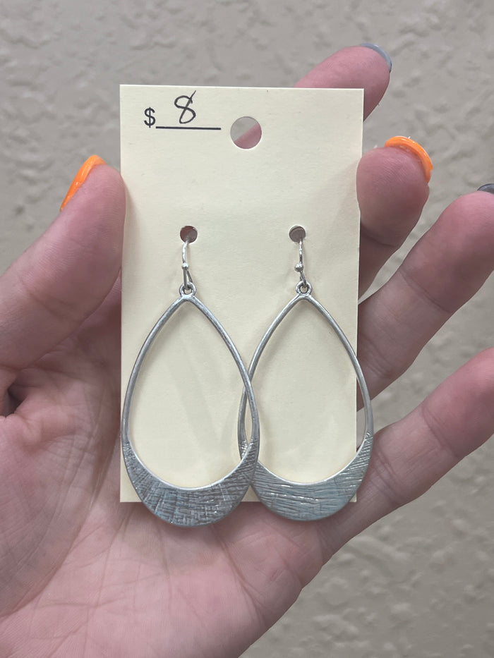 2912- Silver Thick Base Teardrop Earrings