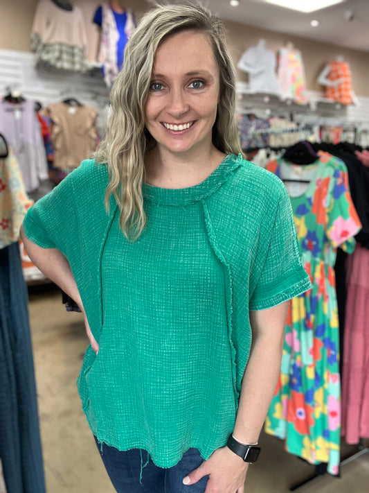 422- Kelly Green Washed Gauze Short Sleeve Raglan Top