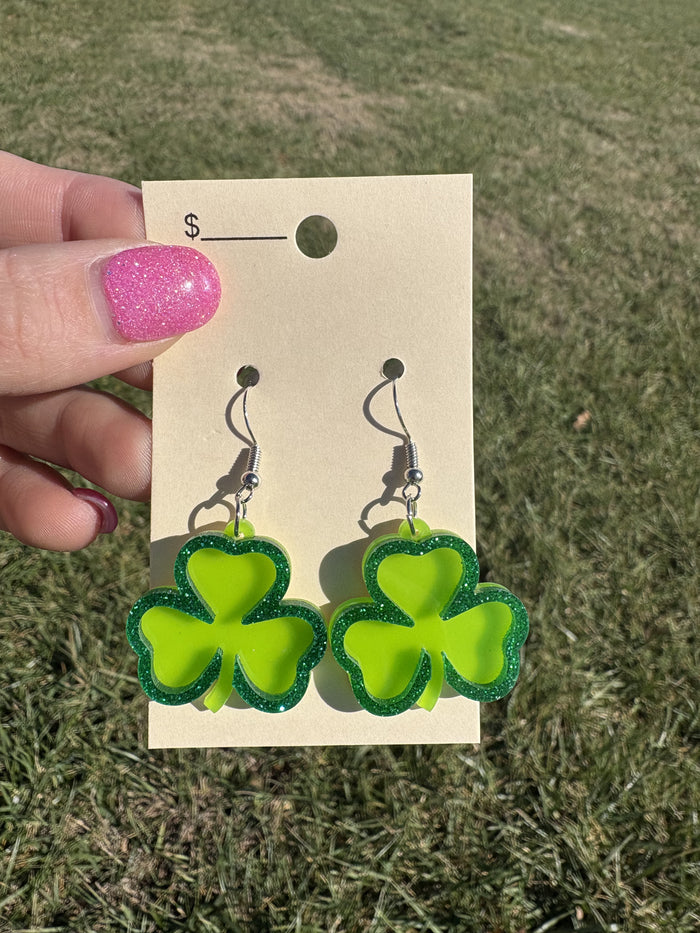 8472- Shamrock Layer Acrylic Earrings