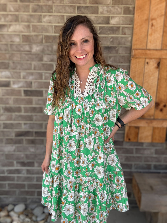 Green Short Sleeve Floral Print Dress w/ Neck Trim