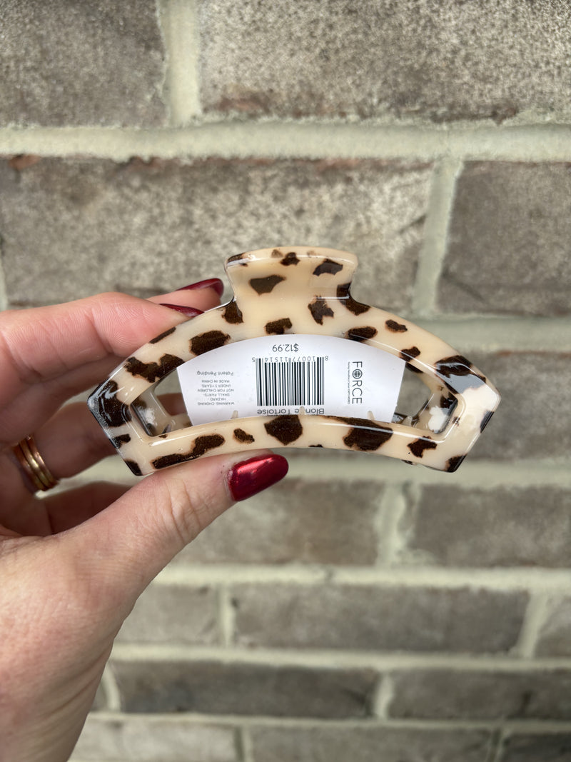 Medium Open Hair Claw Clip by Teleties