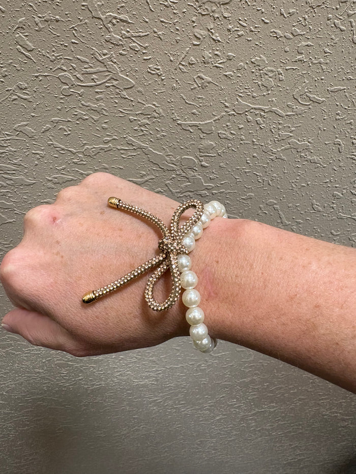 Pearl Bracelet with Gold Bow