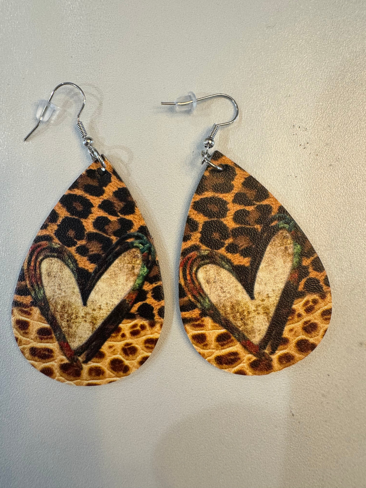 20381- Leopard Heart Teardrop Earrings