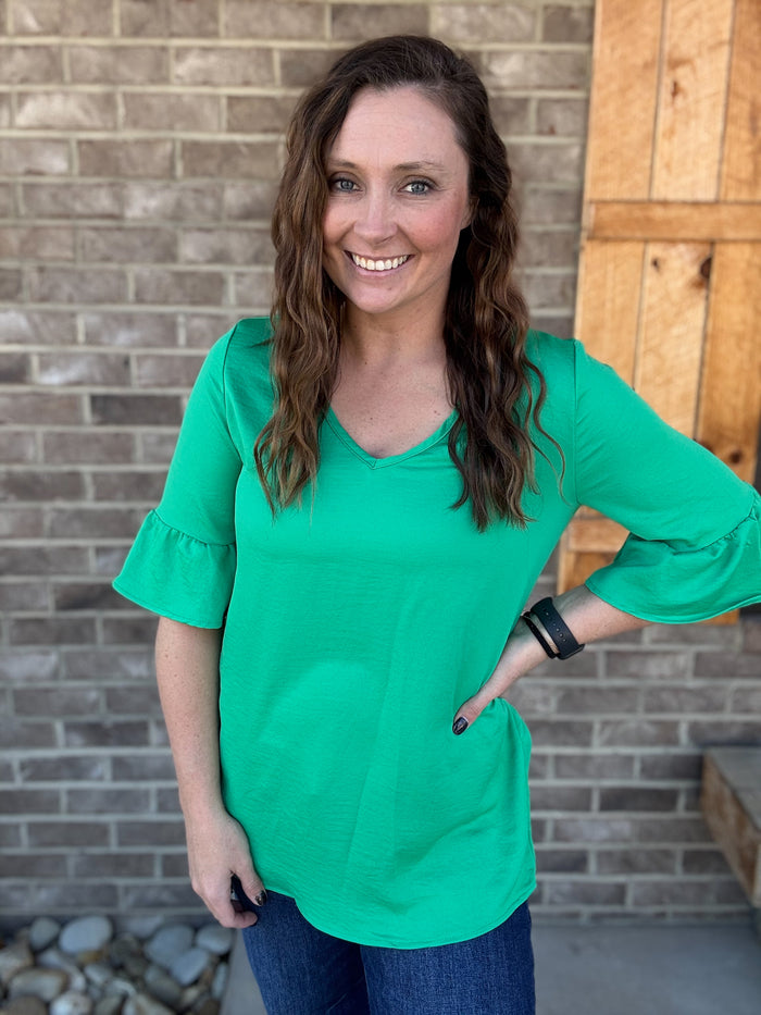 Kelly Green Light Weight Crinkle Woven V-Neck Short Sleeve Top