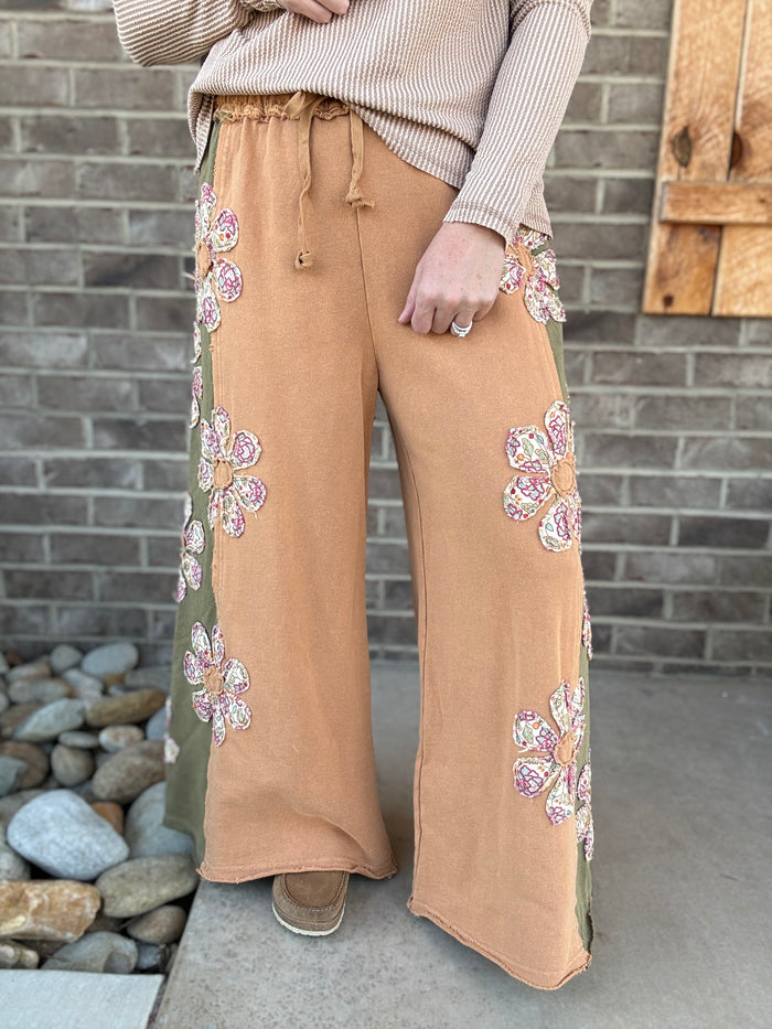 Rust Multi Flower Patch Side Wide Leg Pull-On Sweatpants