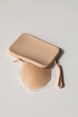 C CUP X1 Adhesive Stick-on Bra + x1 Silicone Travel Case: Dark Nude / C / Light Tint