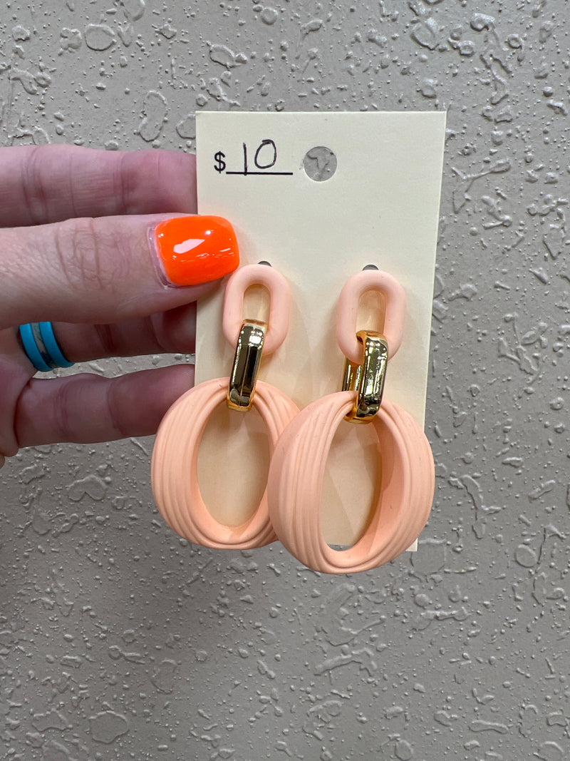 9265- Peach Double Hoop Earrings