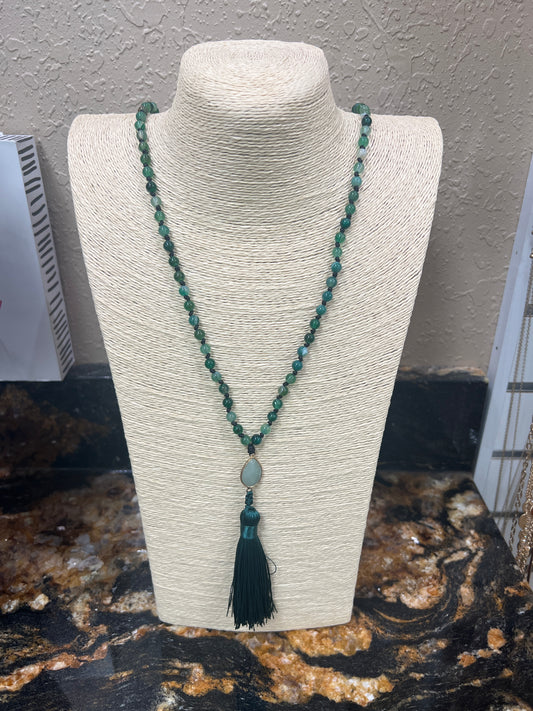 9182- Green Beaded Tassel Necklace