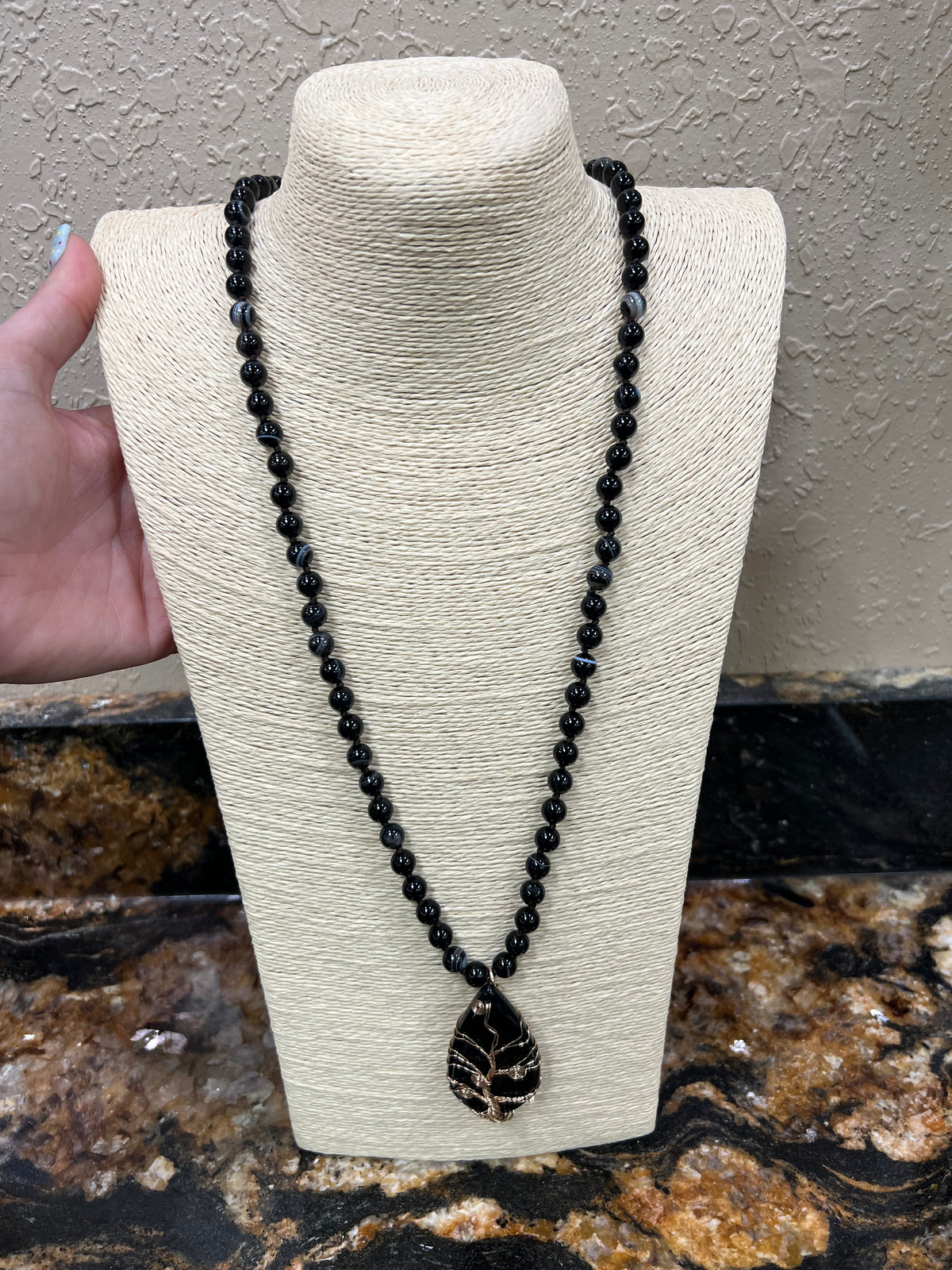 7775- Black Beaded Necklace w/ Wire Pendant